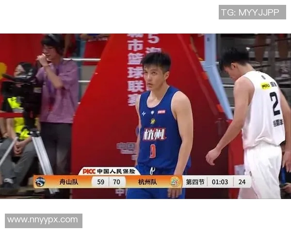 杭州篮球队以63分领跑挑战赛积分榜展现强劲实力和团队合作精神