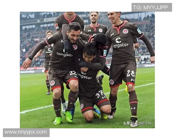 卡尔马与赫尔辛堡的激烈对决展现足球魅力与战术智慧 卡尔马与赫尔辛堡的激烈对决展现足球魅力与战术智慧