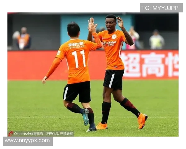 恒大与铁汉生态激战在即球票抢购热潮引发球迷关注