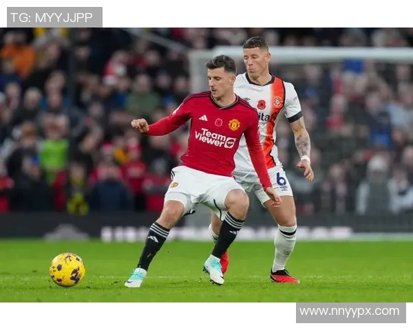 曼联主场迎战伯恩茅斯争夺英超关键三分之战即将打响