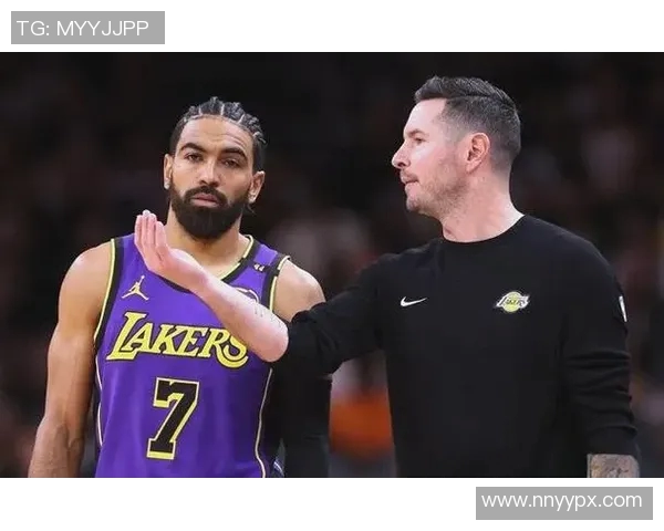 湖人队与老鹰队激战12号期待精彩对决与球星表现