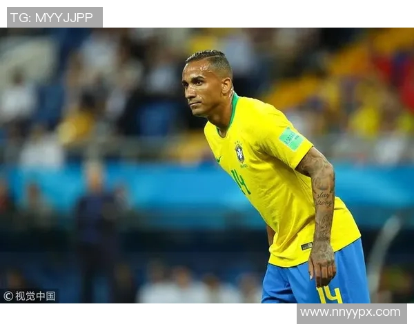 达尼洛：从新星崛起到足球场上的全能战士之路